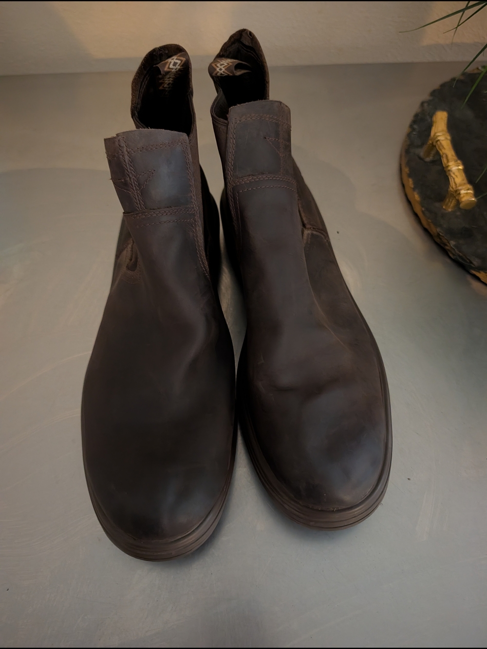 UGG Men's Dark Brown Leather Chukka Boots
